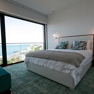 spacious-luxury-holiday-apartment-with-a-great-view.madeira-islandshotels.com/